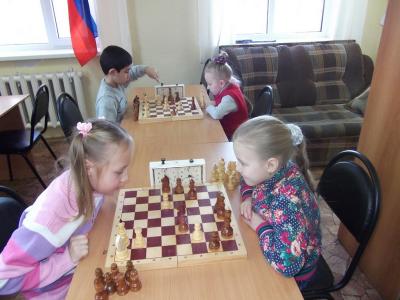 Юные шиловские шахматисты провели быстрые баталии 